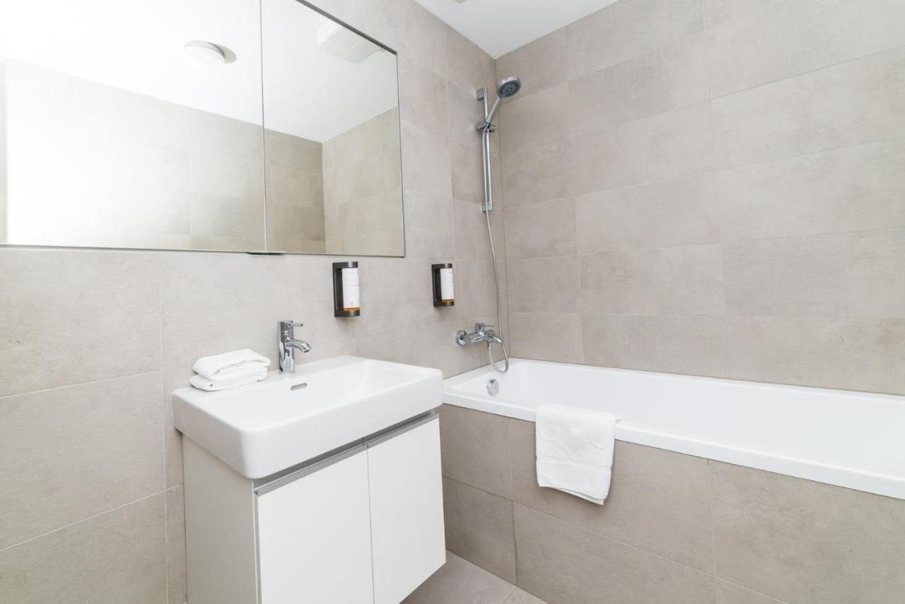 City Castle Apartments Free Parking 布拉迪斯拉发 外观 照片