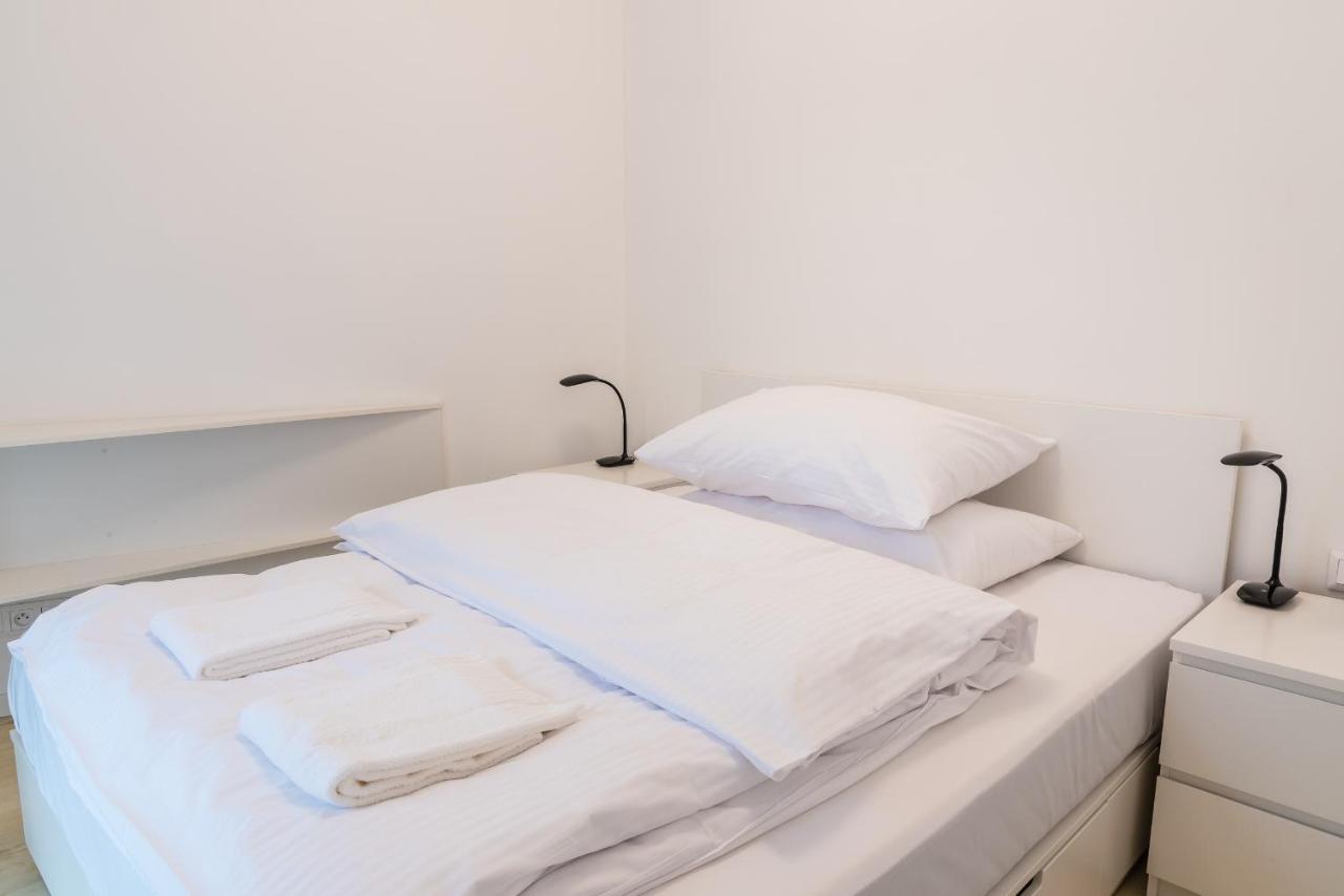 City Castle Apartments Free Parking 布拉迪斯拉发 外观 照片